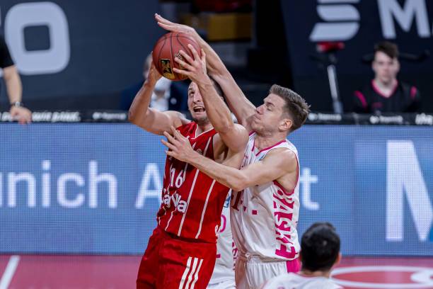 时刻挺身而 时刻挺身而